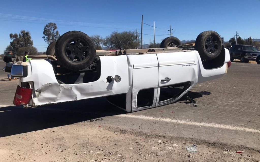 Choque en carretera a Mezquital deja daños materiales y dos personas  lesionadas