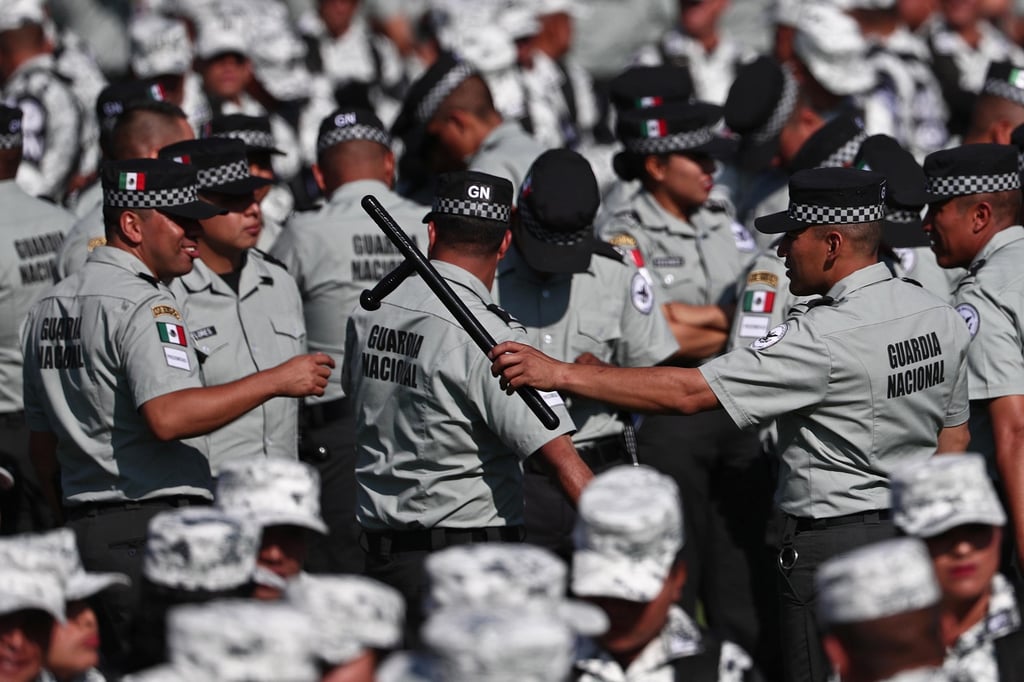 Arman a Guardia Nacional con equipo antimotines