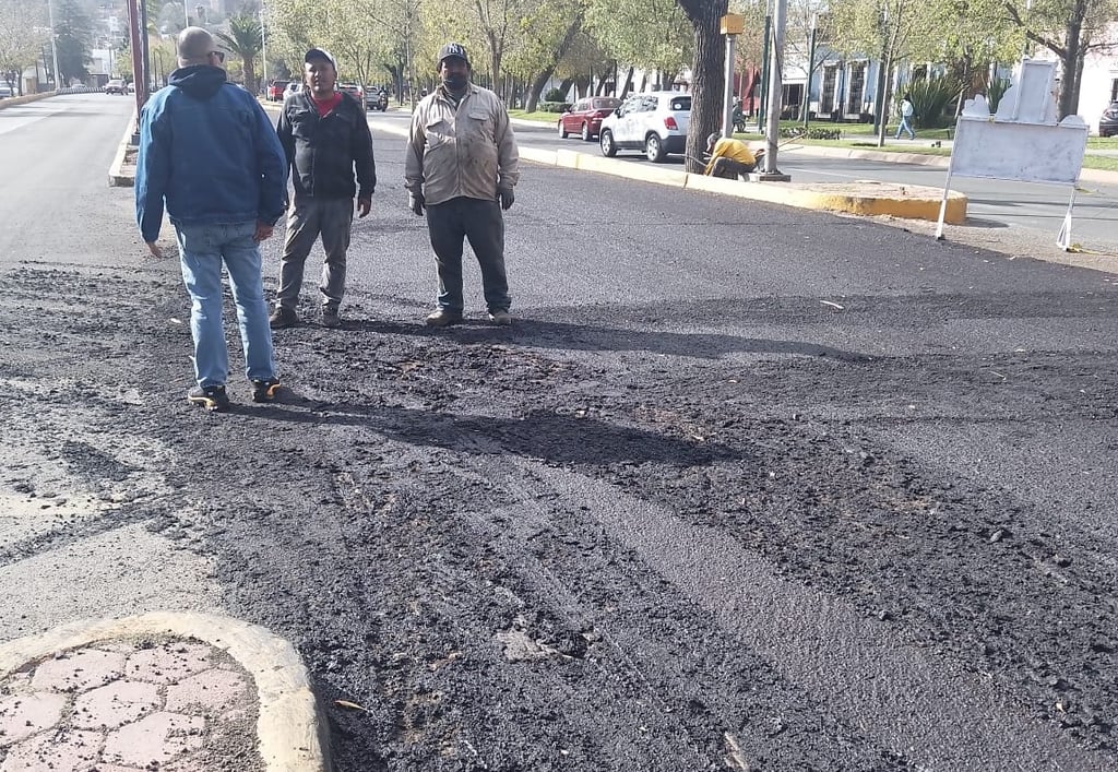 Municipio restaura los daños en pavimentación de bulevar Dolores del Río