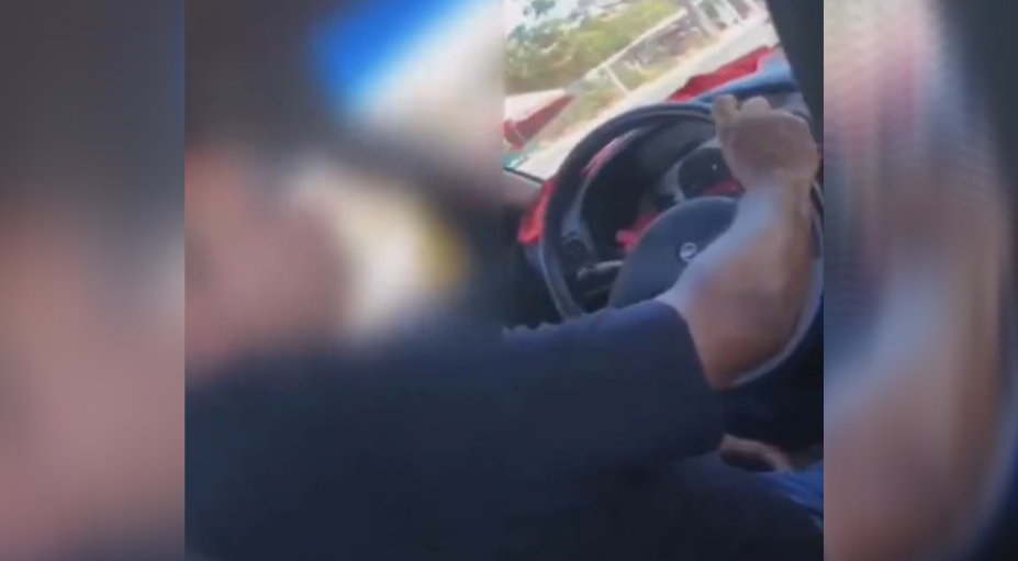 Retiran licencia a taxista que acosó a una pasajera en Colima