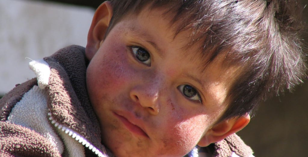 Acuden con especialista por daños en la piel