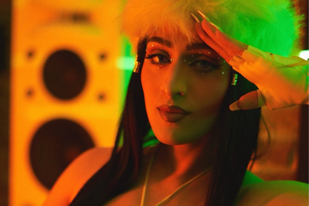 'Si el capitalismo puede lucrarse del feminismo, lo hace': comenta Villano Antillano