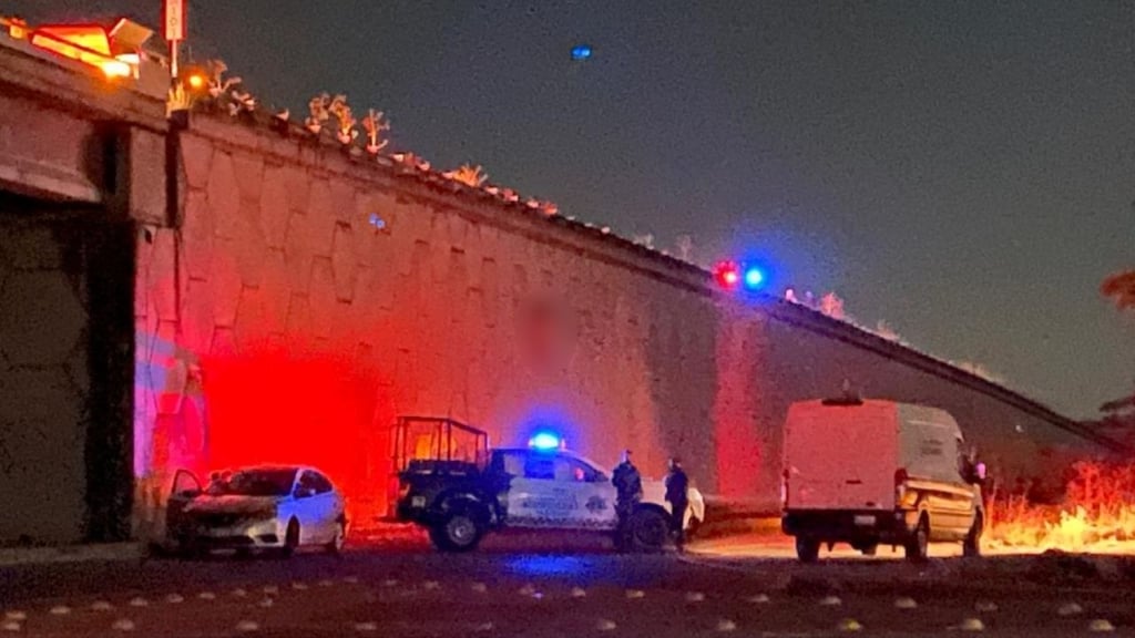 Encuentran cuerpo de mujer colgado en puente de Guanajuato