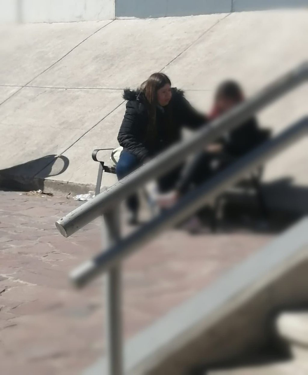 Policías impiden suicidio en el puente Baluartito