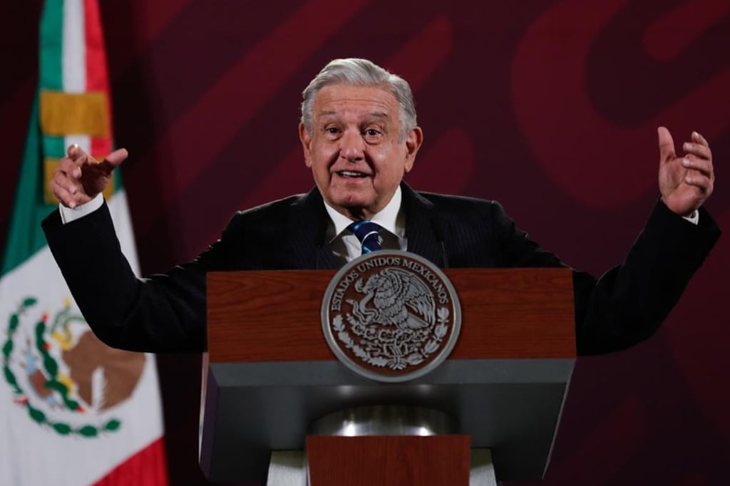AMLO califica al abogado de García Luna de 'calumniador y chueco'