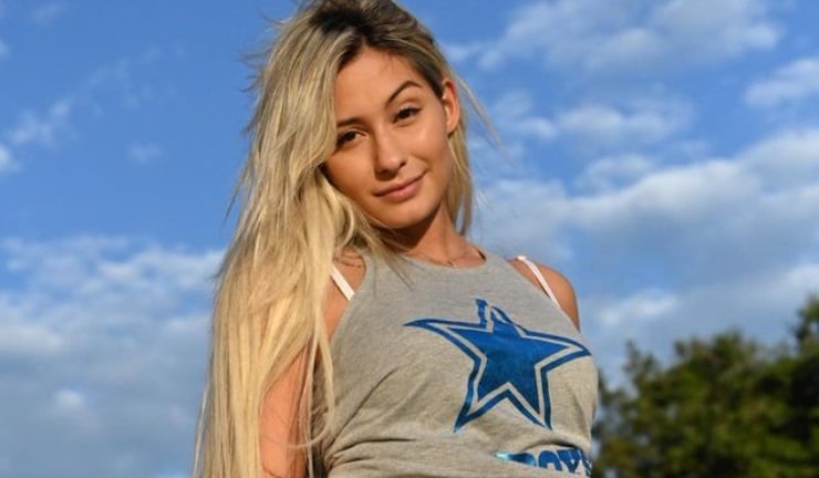 Issa Vegas desea un feliz San Valentín con poca ropa