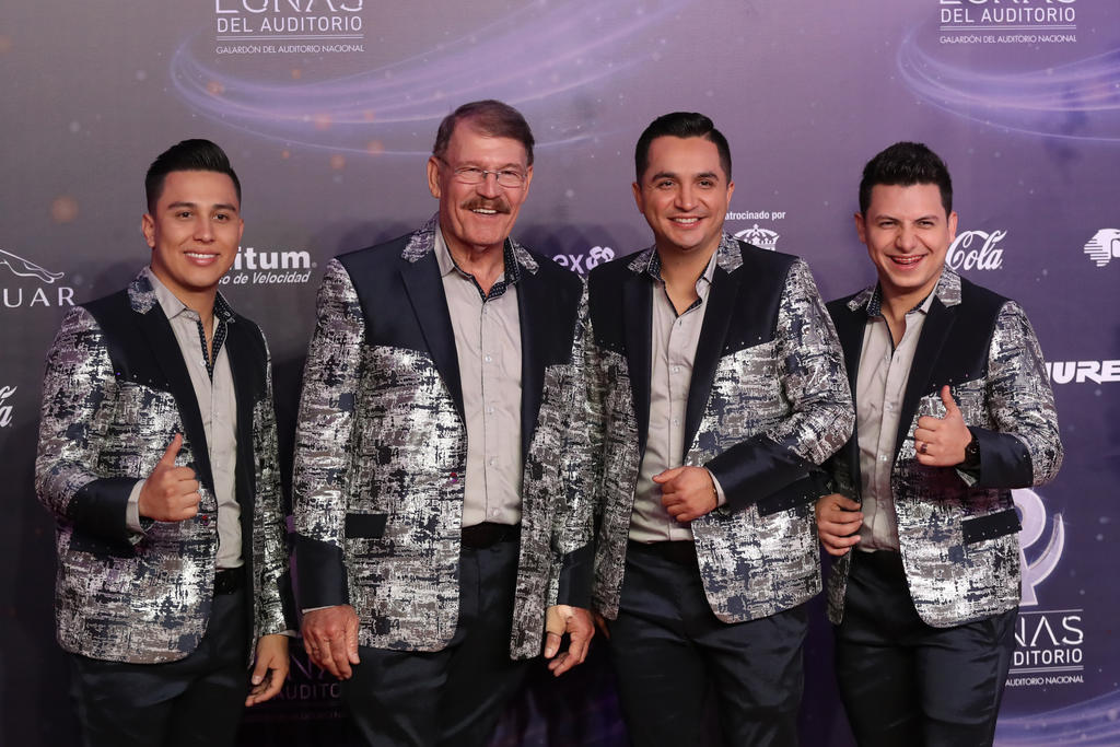 ¡Más cercanos a sus fans! La Arrolladora Banda el Limón presenta su álbum Prefiero estar contigo