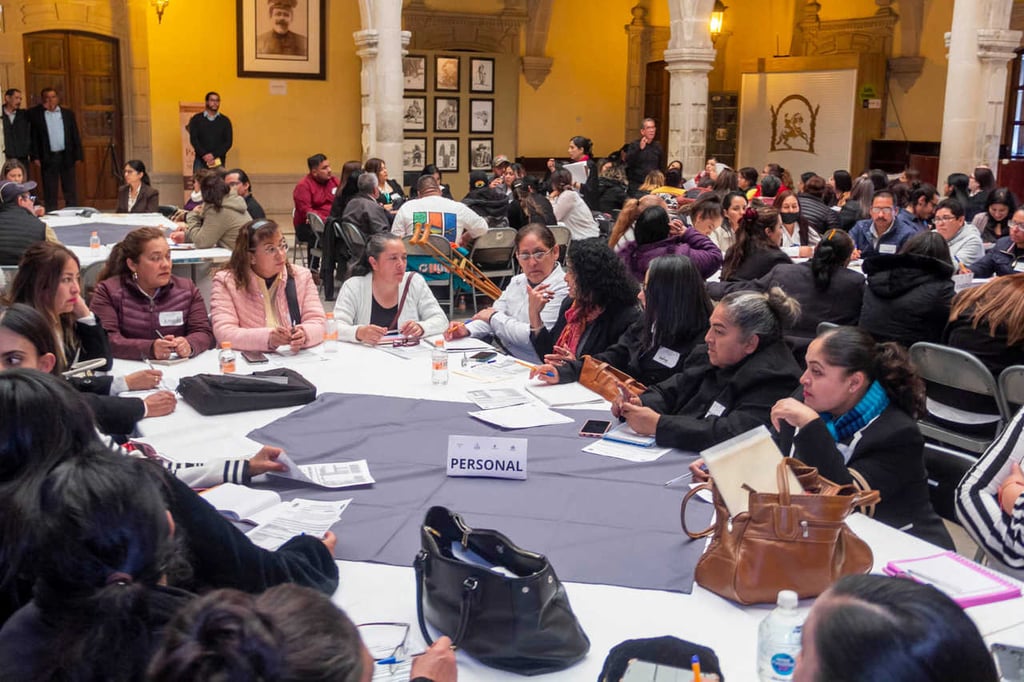 Capacitan a personal bibliotecario