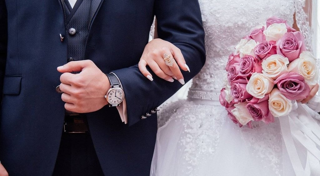 'Te vamos a destruir'; grupo de exnovias irrumpen en boda para exhibir al novio por 'infiel'