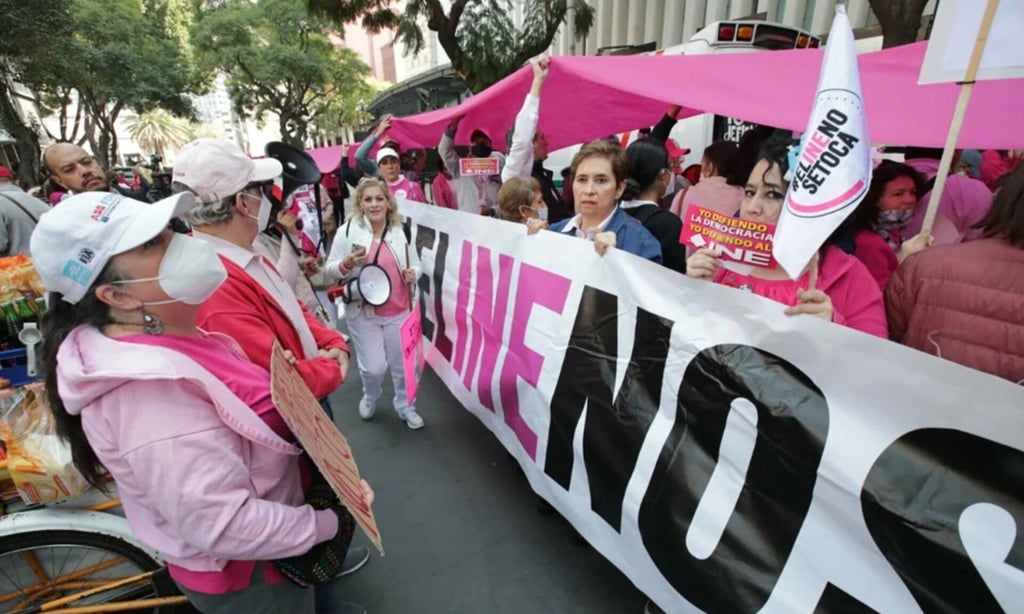 Con la consigna 'Mi voto no se toca', alistan concentración en favor del INE en el Zócalo