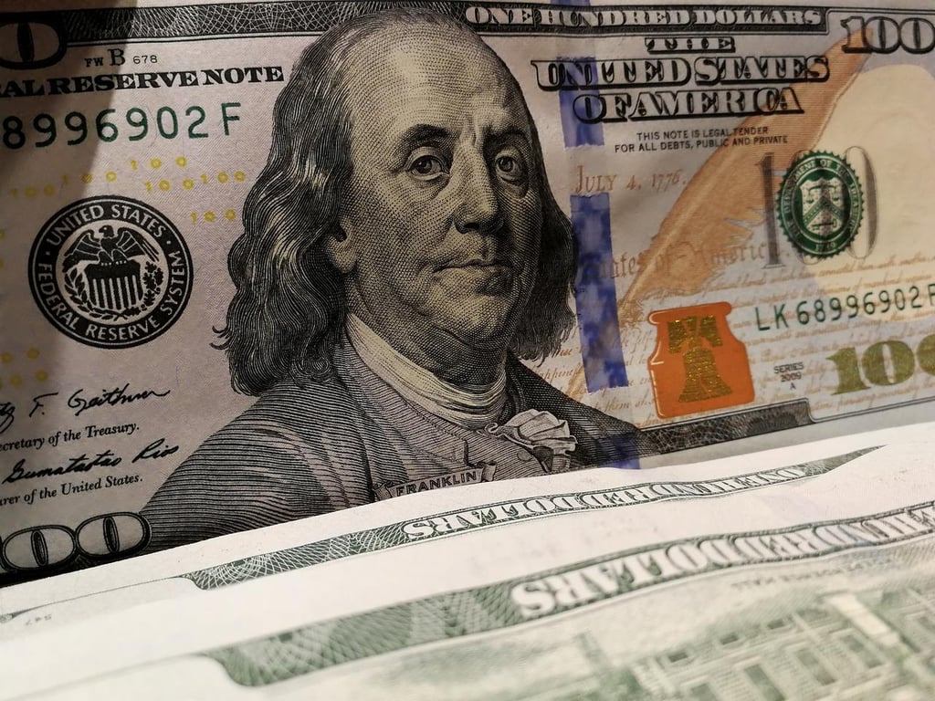 El dólar estadounidense se desploma: ¿qué hay detrás de la reciente caída?