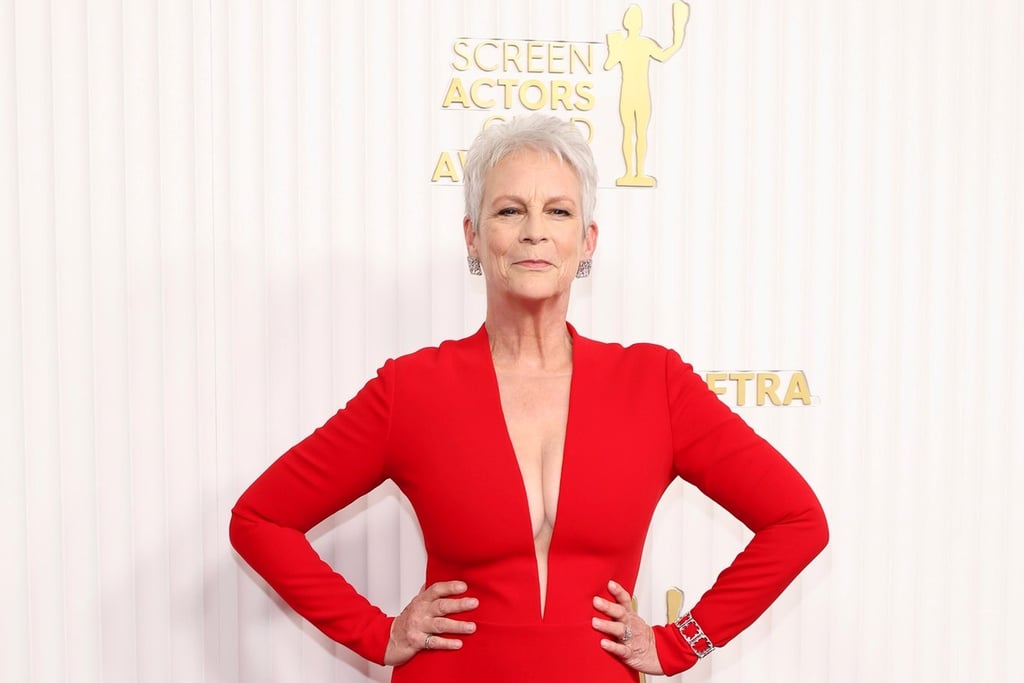 Jamie Lee Curtis se burla de si mima por ser 'Nepo baby' en los premios SAG