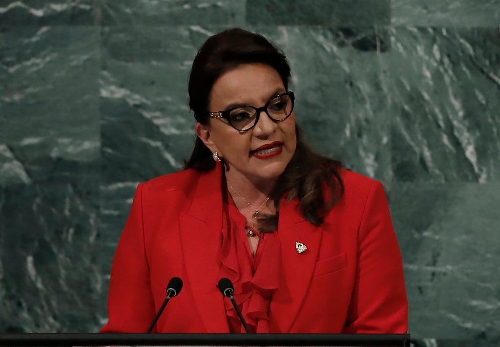 Xiomara Castro invita a Nayib Bukele a visitar Honduras