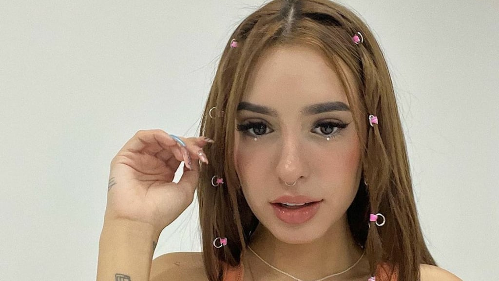 Domelipa impacta en redes con selfi