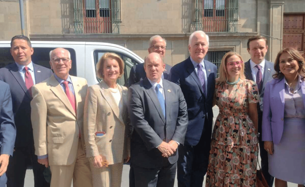 López Obrador recibe a congresistas de Estados Unidos en Palacio Nacional