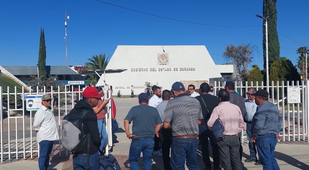 Sección 12 del SNTE tomó la SEED para exigir destitución de titular de Recursos Humanos