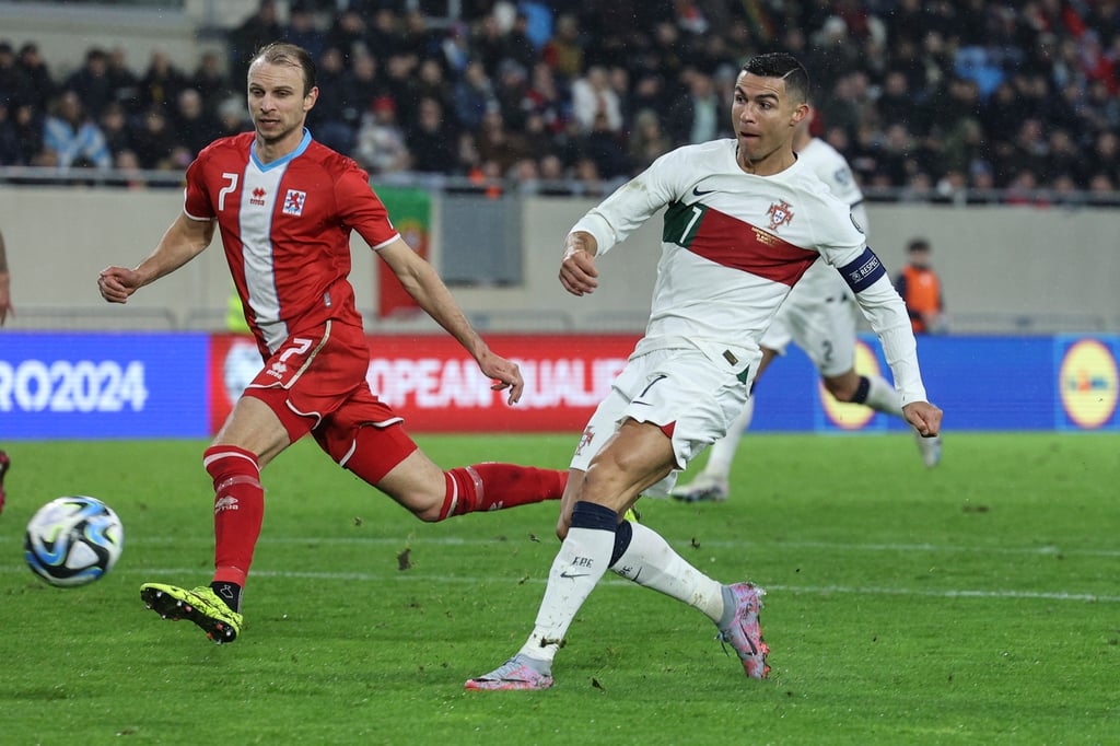 Portugal resuelve por la vía rápida con otro doblete de Cristiano Ronaldo