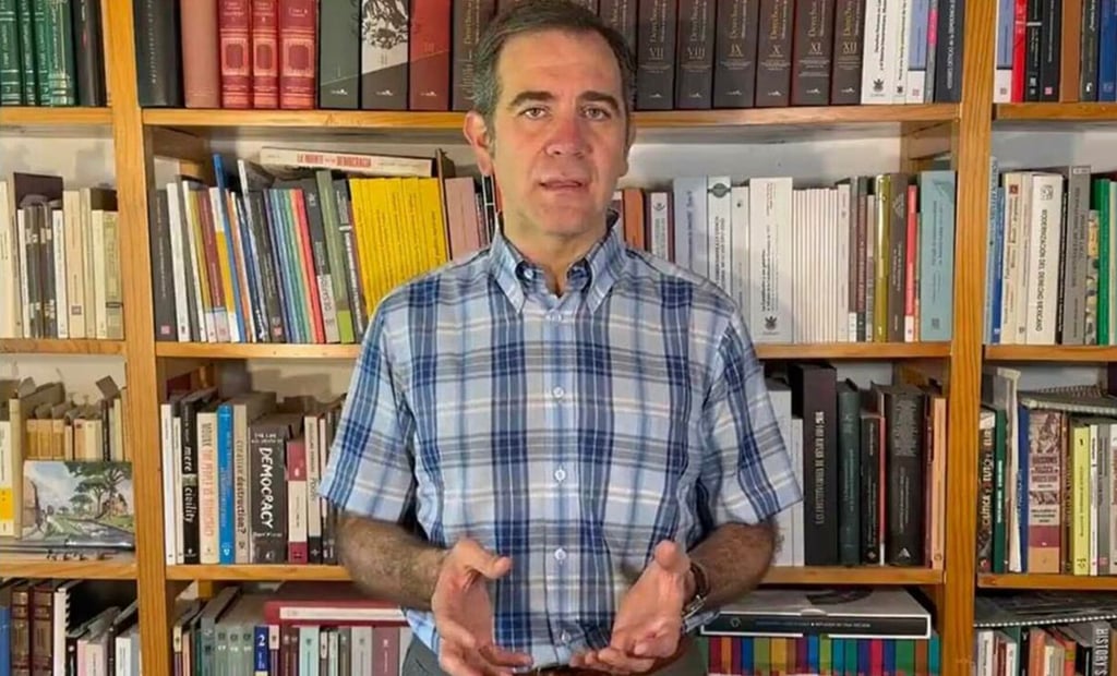 Lorenzo Córdova llama a nuevos consejeros a resistir embates