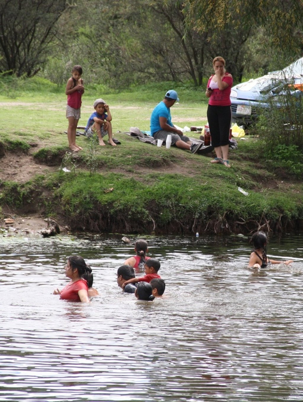 Un riesgo, nadar en canales, ríos y arroyos, advierte Conagua