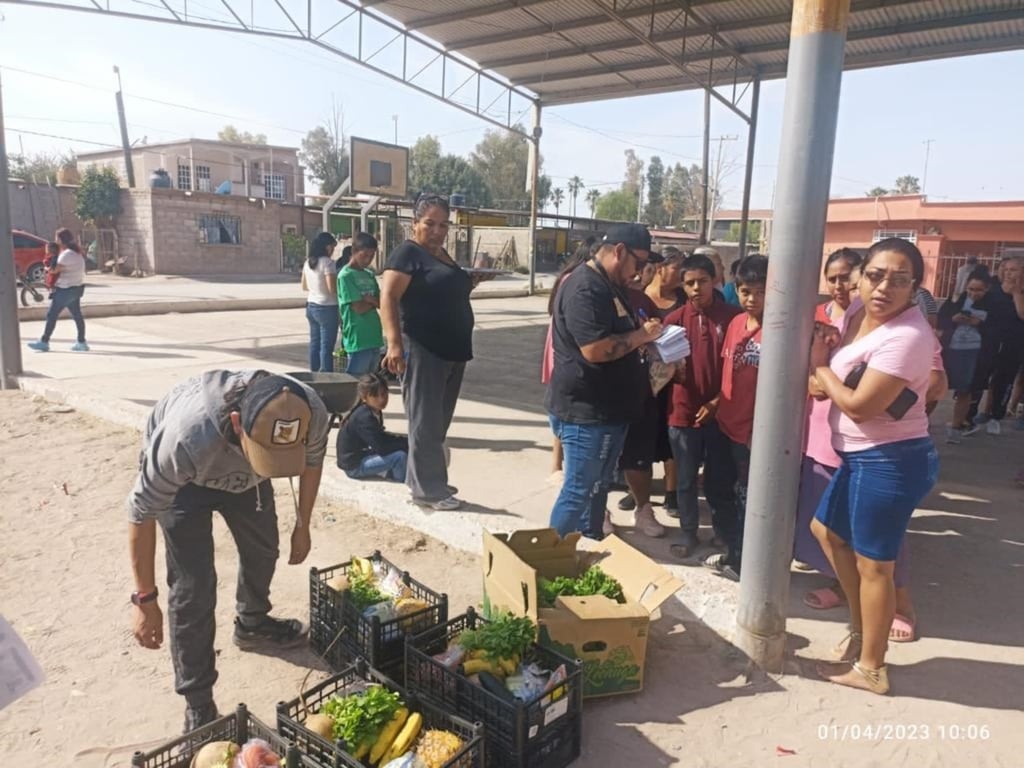 Ofrecen alimentos con Mercado Estrella