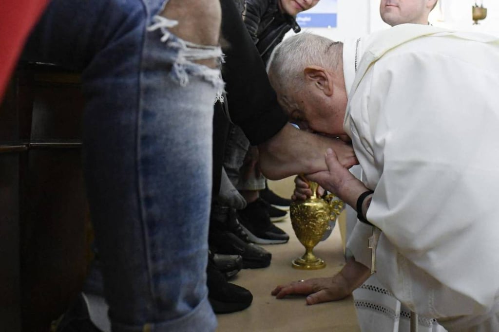 El Papa preside el lavatorio de pies