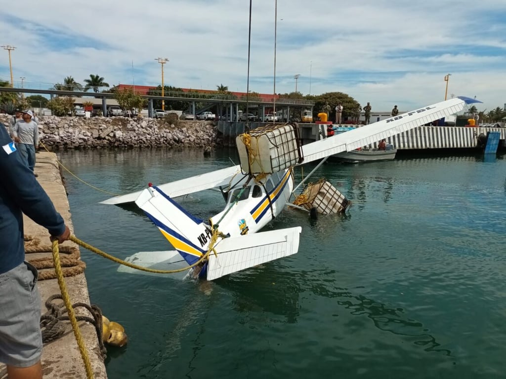 Se encuentra prófugo el piloto de la avioneta accidentada en Mazatlán