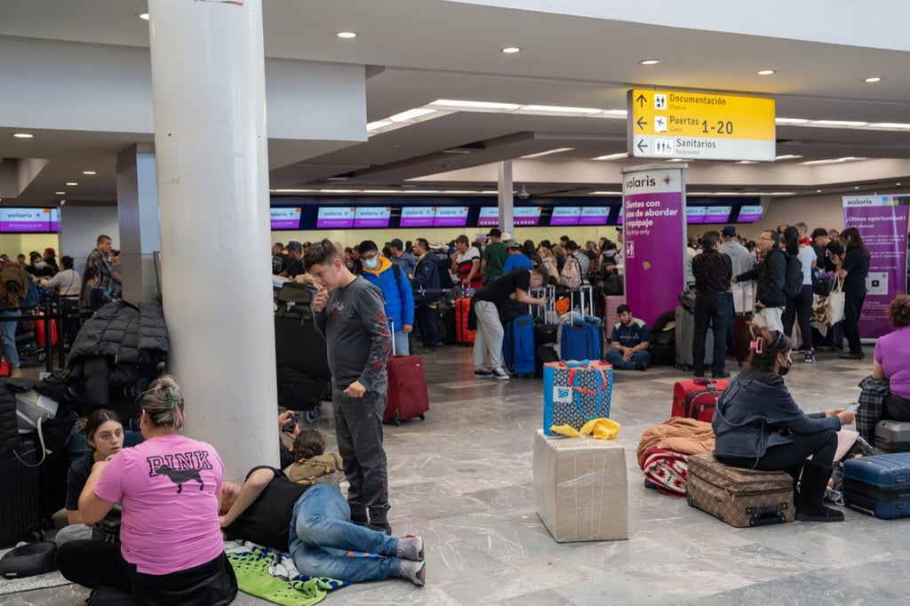 Cerca de 500 afectados por retraso en vuelos de Tijuana-Durango