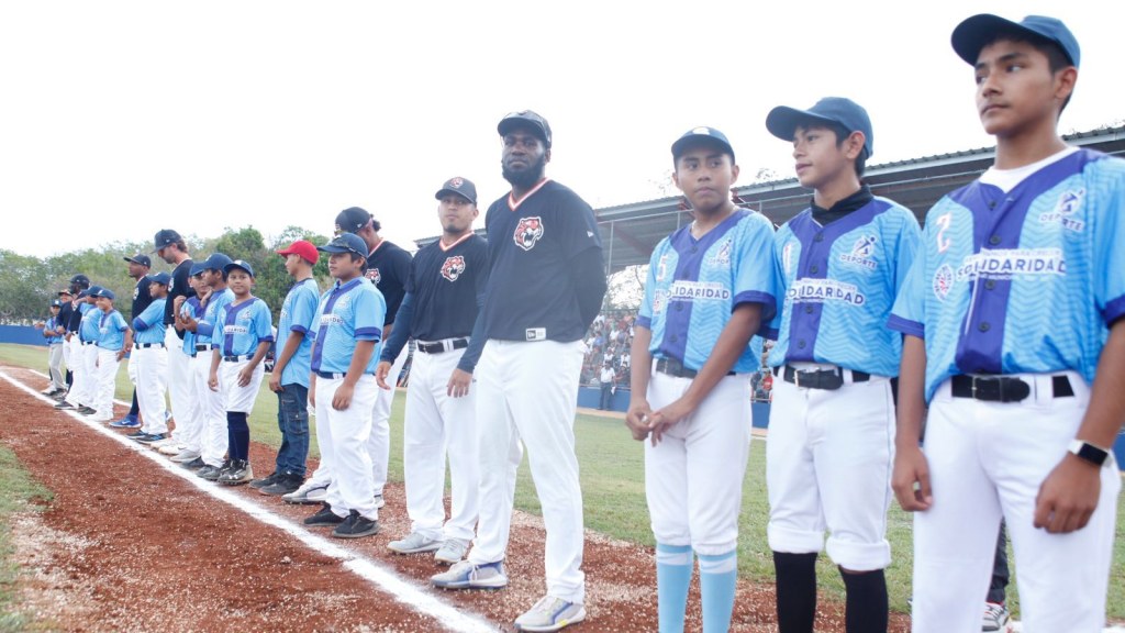 Disputan juego de la Liga Maya