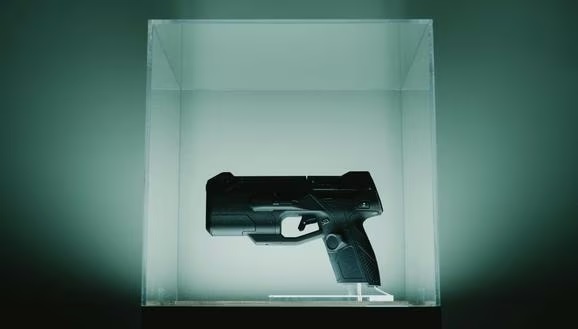 Primera pistola inteligente con desbloqueo de huellas dactilares llega a EUA