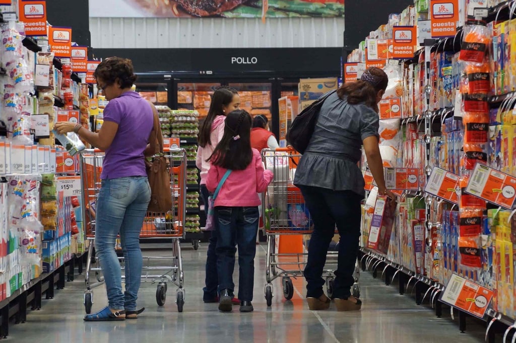 Consumo privado se desaceleró en marzo: Inegi