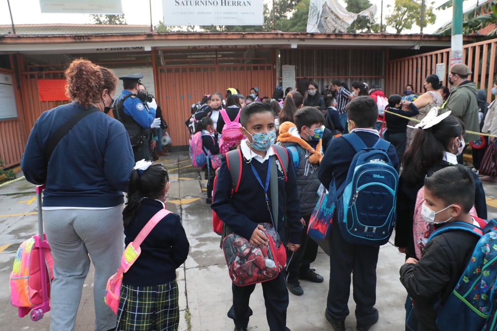 'Si te drogas, te dañas'; estudiantes regresan a clases con estrategia contra adicciones