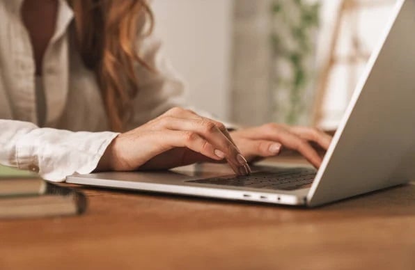 Mujer revisa el Google Drive de su esposo y se encuentra con inédita sorpresa