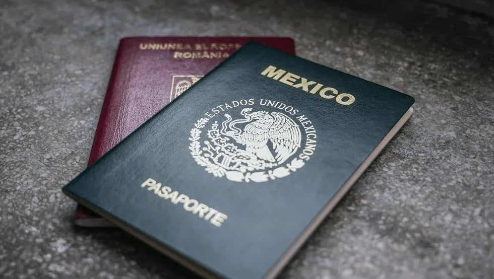 ¿Cómo puedo tramitar mi pasaporte a través de WhatsApp?