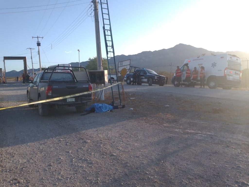 Electricista pierde la vida al caer de una escalera