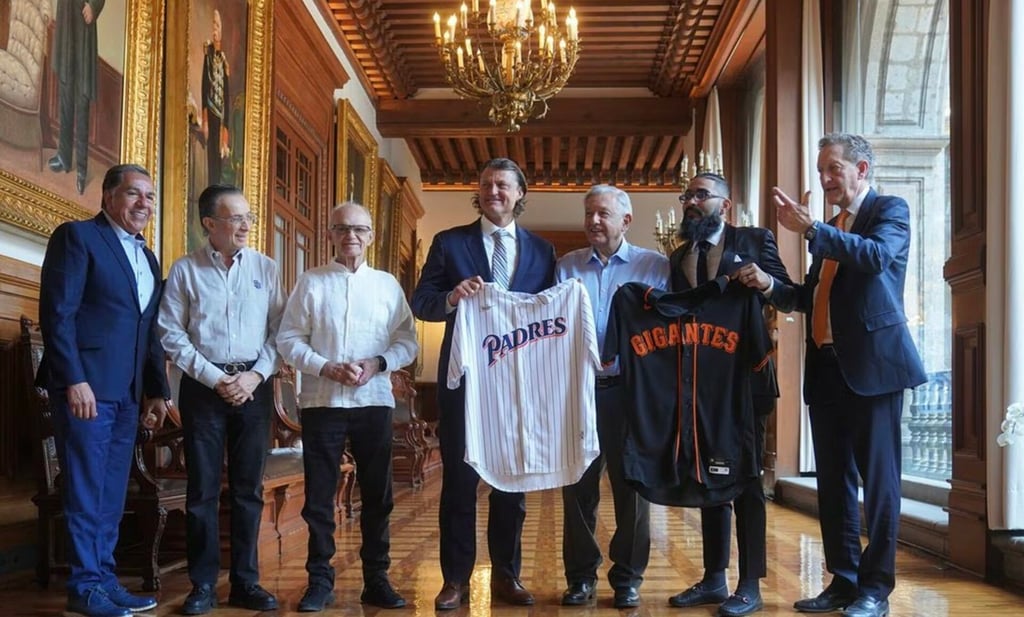 AMLO se reúne con el empresario Alfredo Harp Helú y figuras de la Major League Baseball