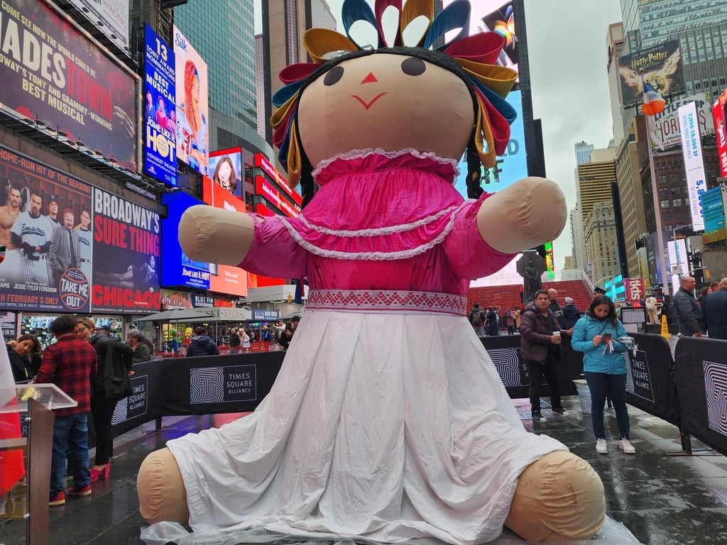 NY recibe a la muñeca Lelé