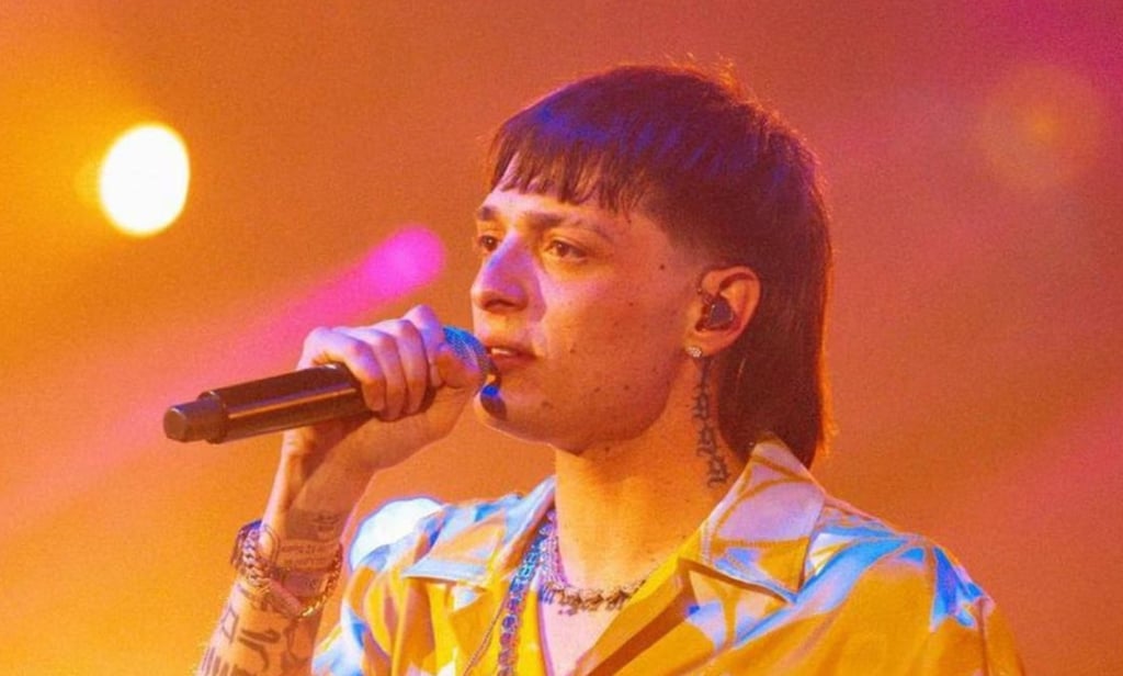 VIDEO: Celebran el 10 de mayo con 'Las Mañanitas' de Peso Pluma