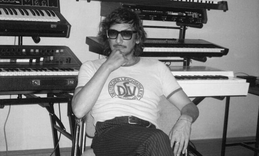 León Larregui lanza 'Prismarama', su álbum más íntimo