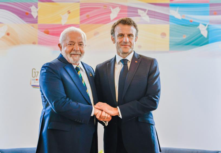 Emmanuel Macron y Lula da Silva dialogan sobre desarrollo y cambio climático en países pobres