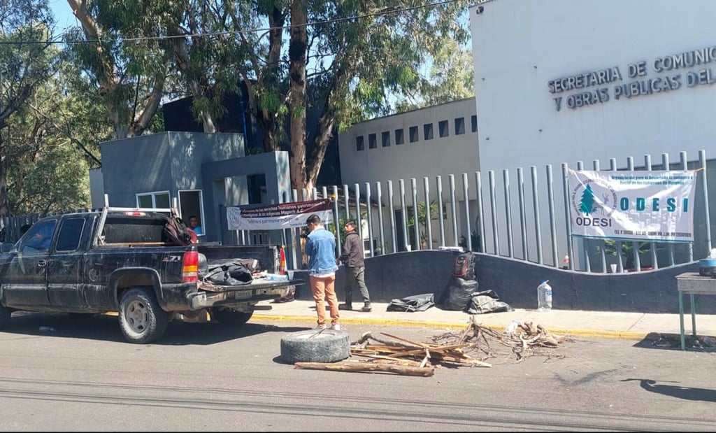 Indígenas de Mezquital toman Secope; quieren rehabilitación de caminos