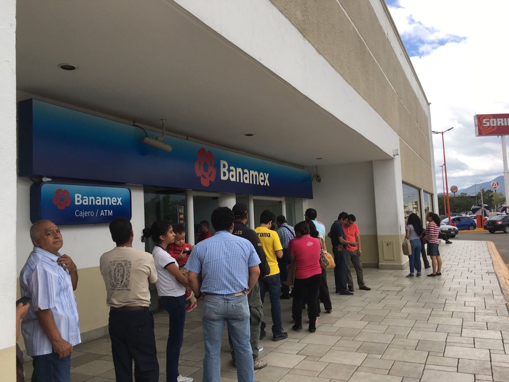 ¿Qué futuro le espera a Banamex y sus empleados tras anuncio de venta en la Bolsa?