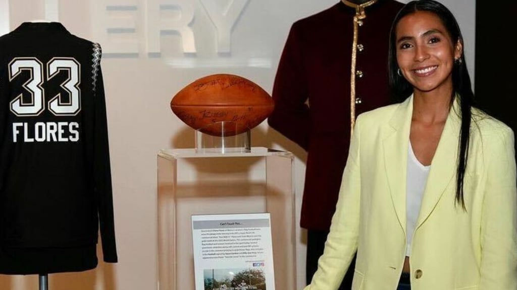 Mexicana Diana Flores llega al museo del  Salón de la Fama del Futbol Americano Profesional