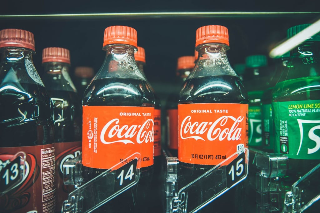 Alta inflación y advertencias de salud no quitan la sed de refresco en México