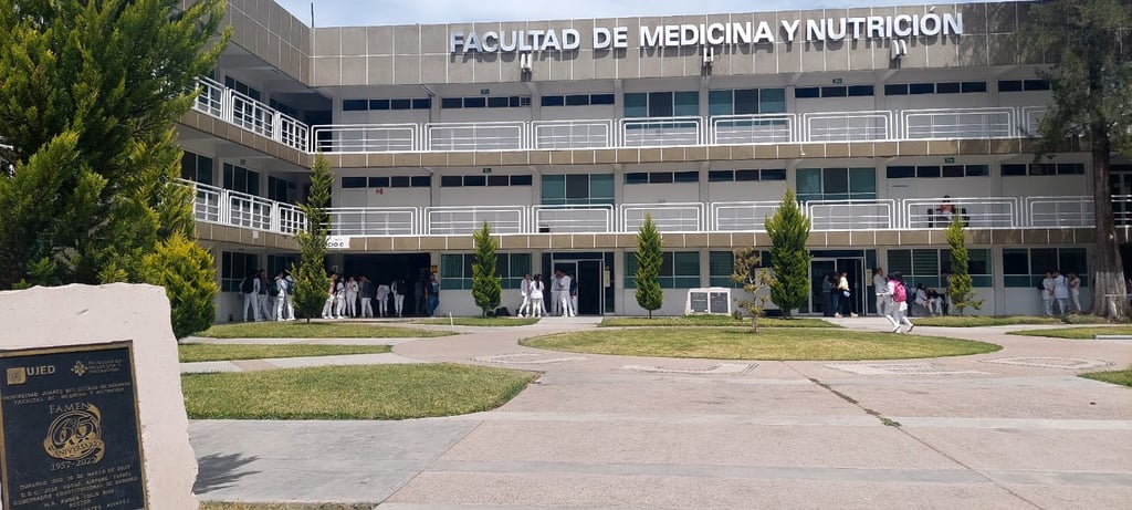 Médicos de la UJED podrán ejercer en Estados Unidos