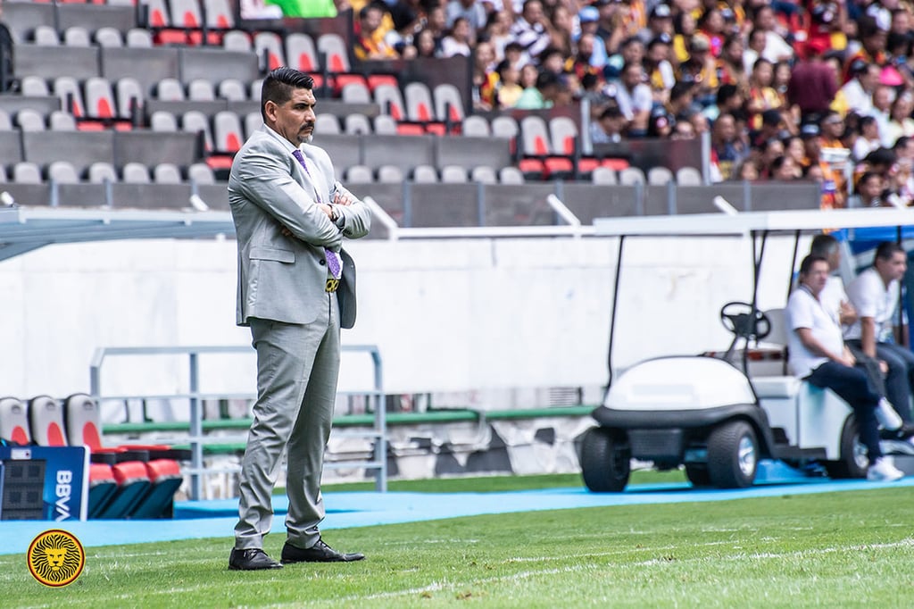 A fondo. Fue jugador de los Esmeraldas de León, Club Veracruz y Cruz Azul, además fue seleccionado nacional en 1990 en los juegos Centroamericanos y del Caribe.