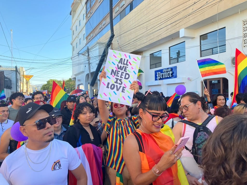 Marchan por el orgullo LGBTIQ+ en Lerdo