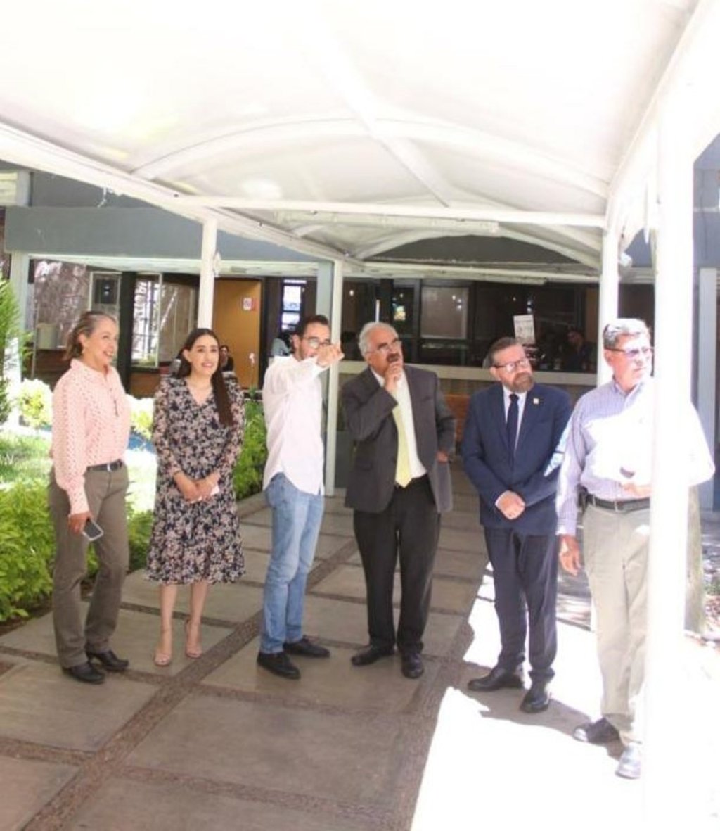 Estos espacios son utilizados por los jóvenes para realizar tareas y convivir con sus compañeros, lo que les facilita un mejor desarrollo en su entorno educativo.