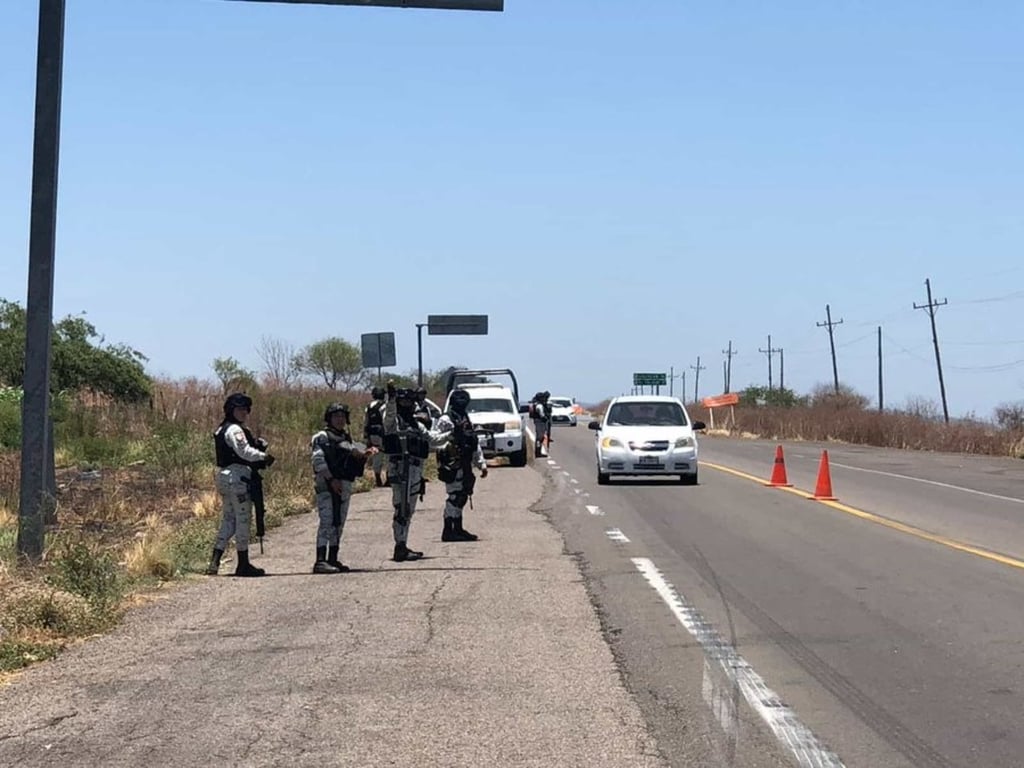 Decomiso. Se aseguraron siete armas de fuego, cargadores, cartuchos y chalecos tácticos.