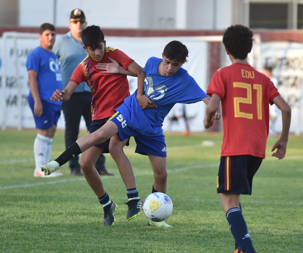 Se vivieron partidos muy emocionantes a lo largo del torneo y por supuesto, en las finales de cada categoría. (Ramón Sotomayor)

