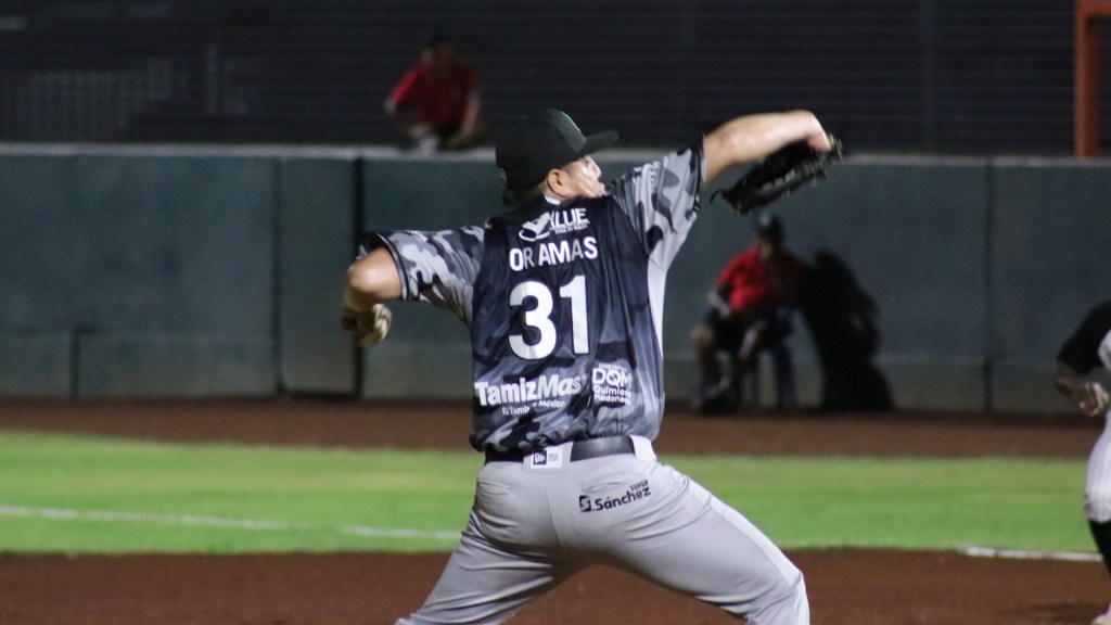 Se adelantan Olmecas ante Piratas en el estadio Nelson Barrera Romellón